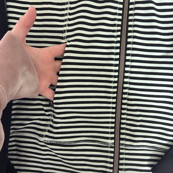 Lululemon Daily Yoga Mint Moment Jacket Sz 6 Full Zip Black Green Stripe Preppy - Picture 3 of 7